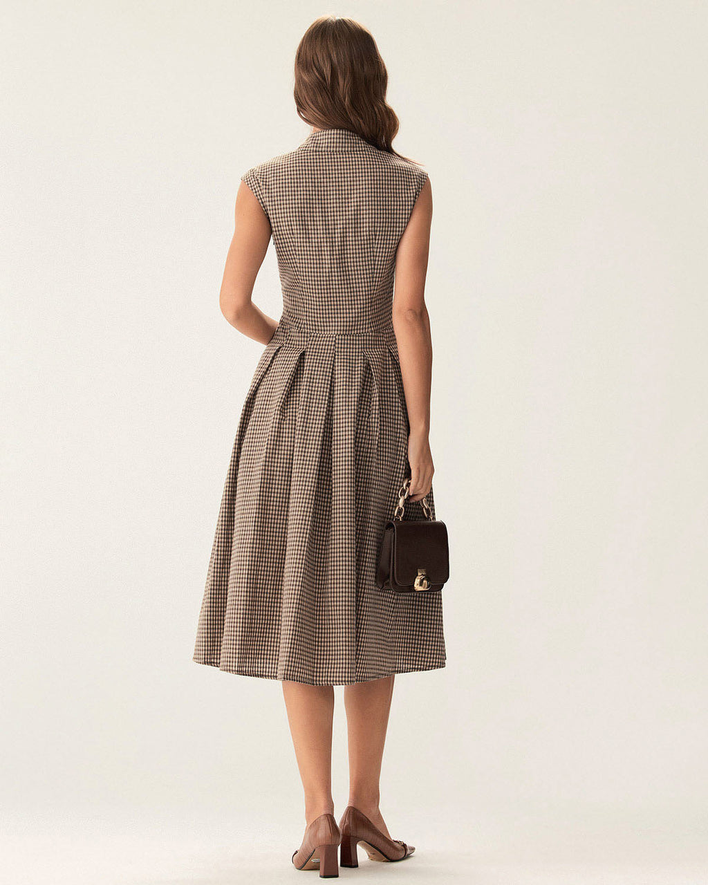 Amélie · Vestido midi marrón de cuadros plisado con botones