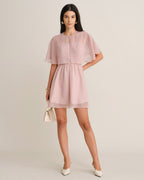 Vestido corto rosa de línea A con escote corazón