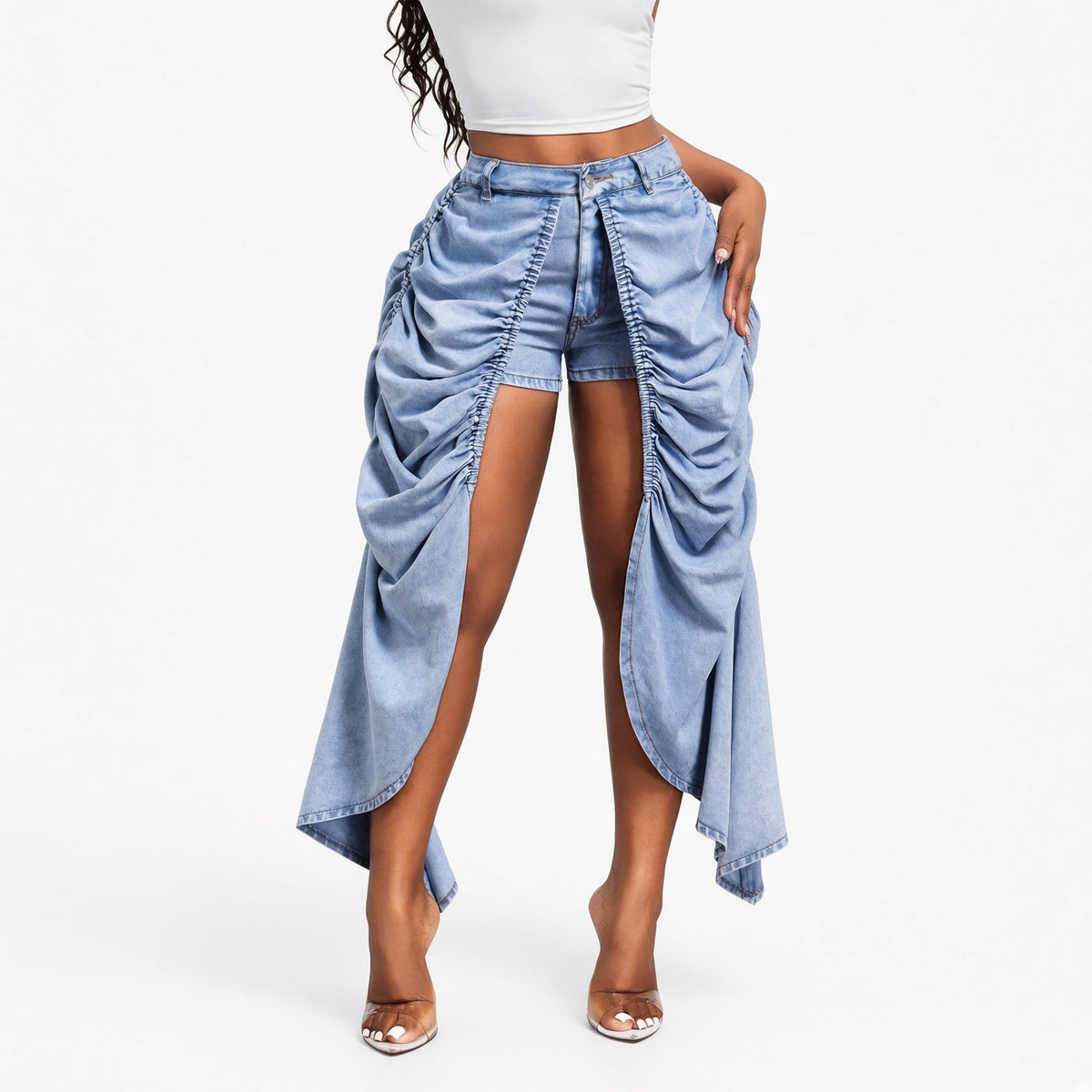Amélie · Pantalón corto vaquero con capa drapeada