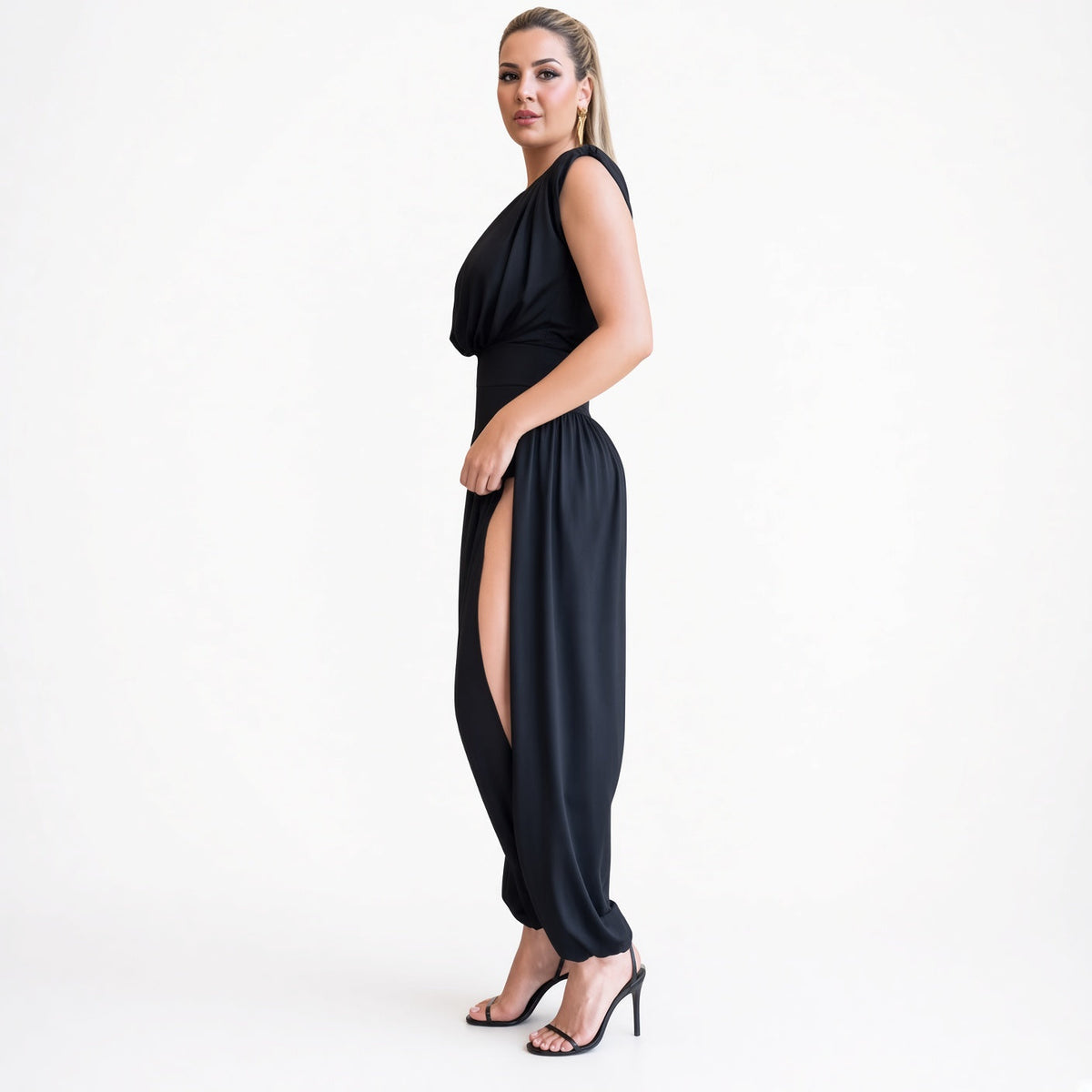 Amélie · Mono estilo harén con hombreras