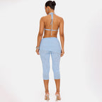 Amélie · Conjunto de top halter drapeado y pantalón capri