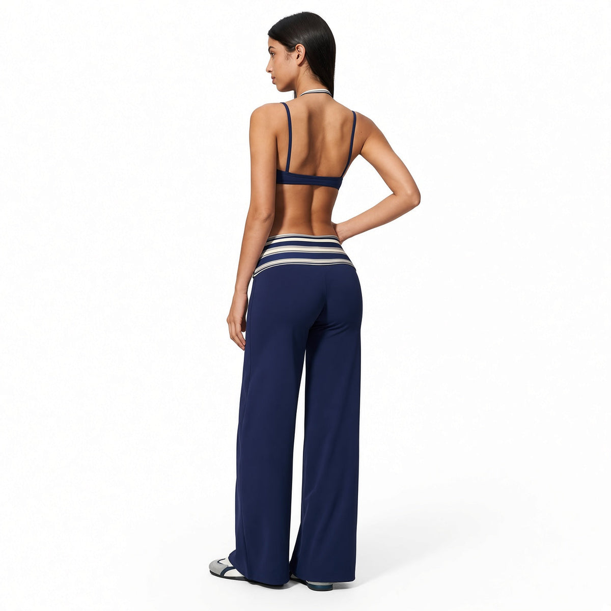Amélie · Conjunto deportivo de lunares con sujetador incorporado y pantalón ancho
