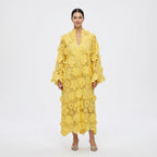 Amélie · Vestido largo de encaje floral con relieve 3D