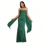 Amélie · Vestido de sirena de satén con pañuelo, hecho a medida