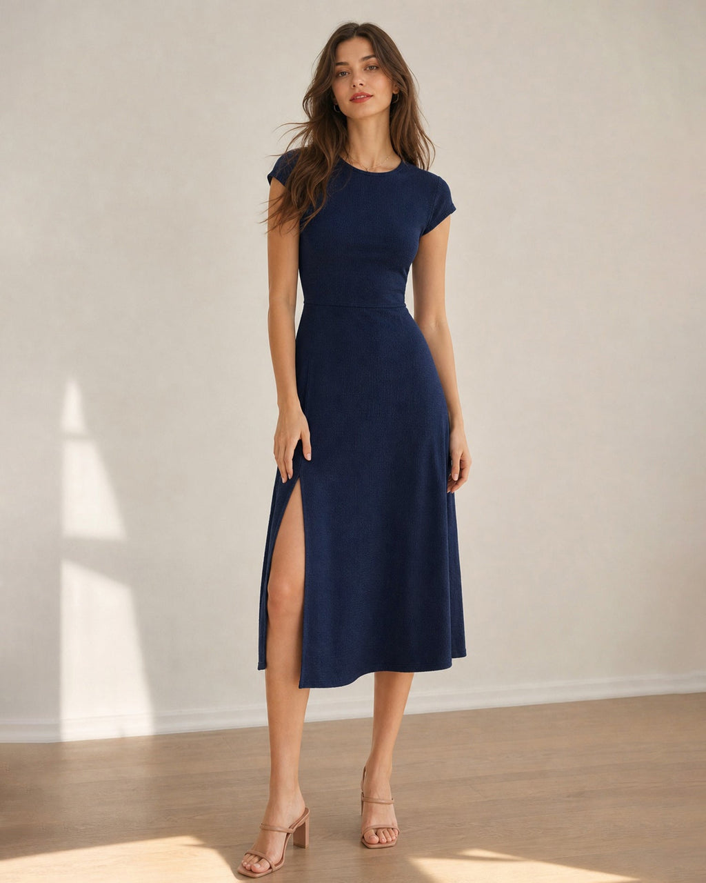Amélie · Vestido midi azul marino de línea A con espalda descubierta y abertura