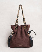 Bolso saco marrón café con cordón y cadena