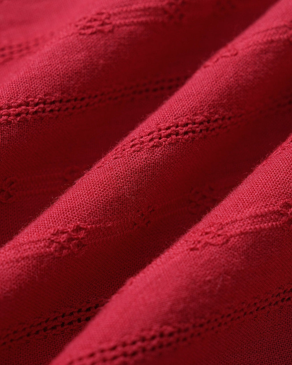 Vestido midi rojo sin mangas con escote en V y botones