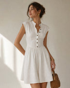 Vestido corto blanco de línea A con cuello mao