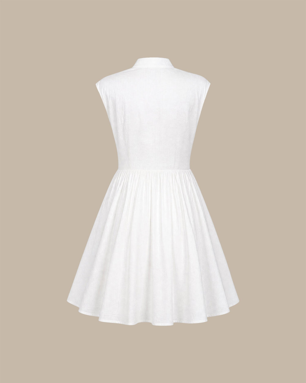 Vestido corto blanco de línea A con cuello mao
