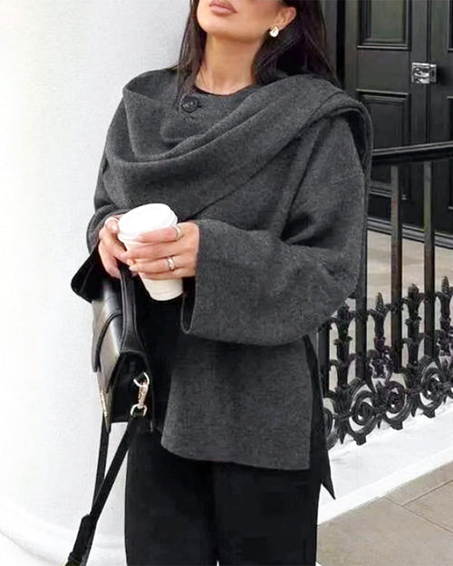 Abrigo gris con cuello chal