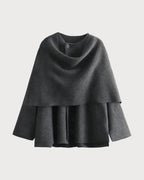 Abrigo gris con cuello chal