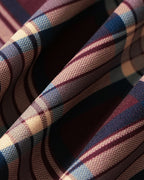 Chaqueta roja de cuadros con cremallera y manga larga