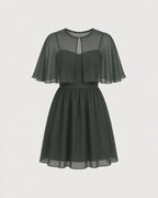 Vestido corto verde de gasa con escote corazón