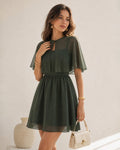 Vestido corto verde de gasa con escote corazón