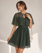 Vestido corto verde de gasa con escote corazón