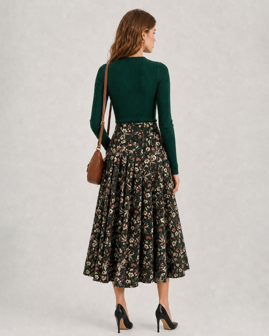 Falda midi verde plisada de flores con abertura
