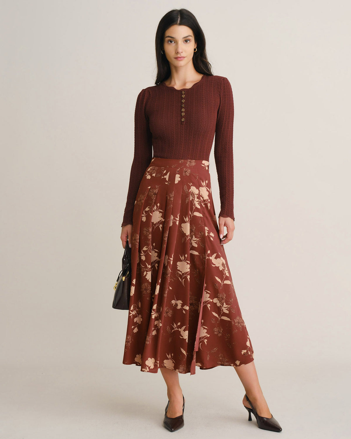 Falda midi roja de flores con cintura elástica y abertura