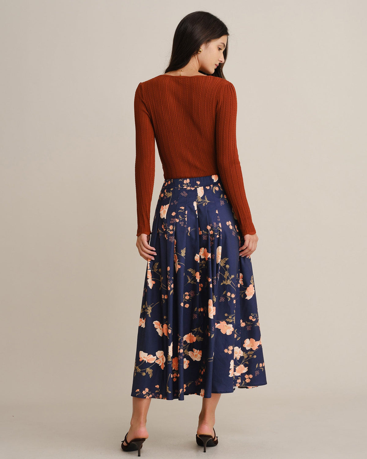 Falda midi azul marino de flores con cintura elástica