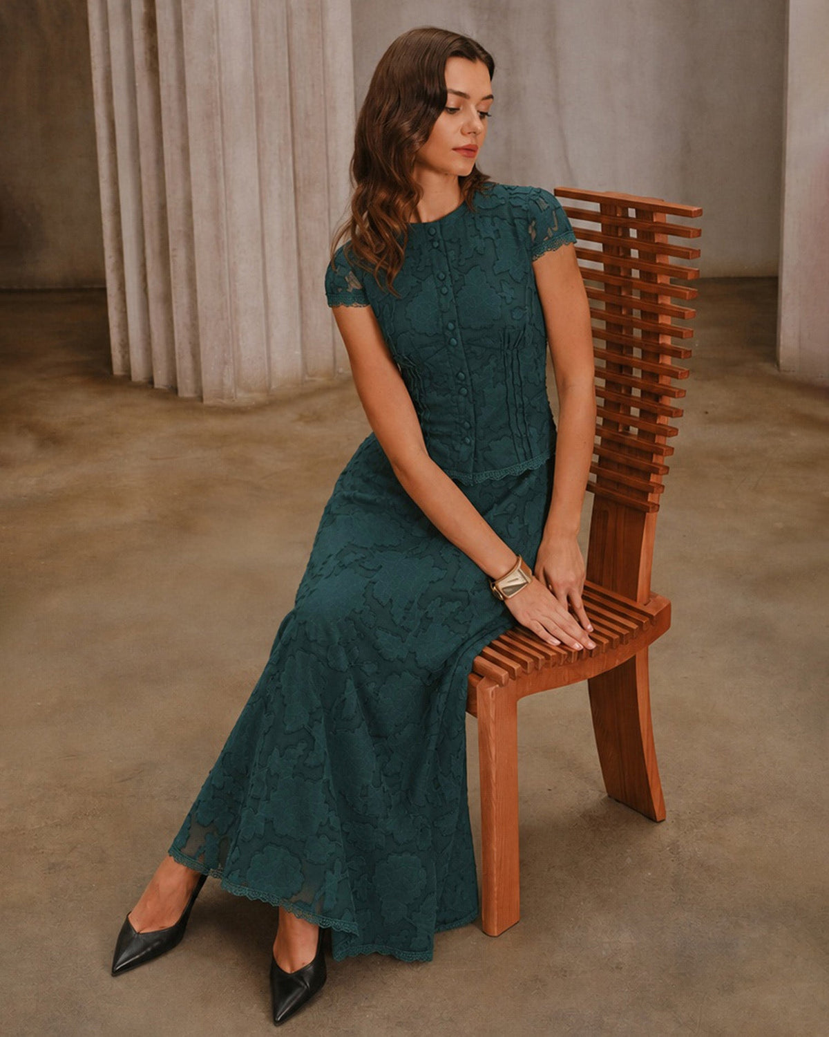 Falda midi verde de jacquard con encaje
