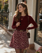 Falda corta roja de flores con cintura elástica