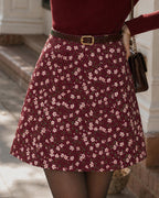 Falda corta roja de flores con cintura elástica