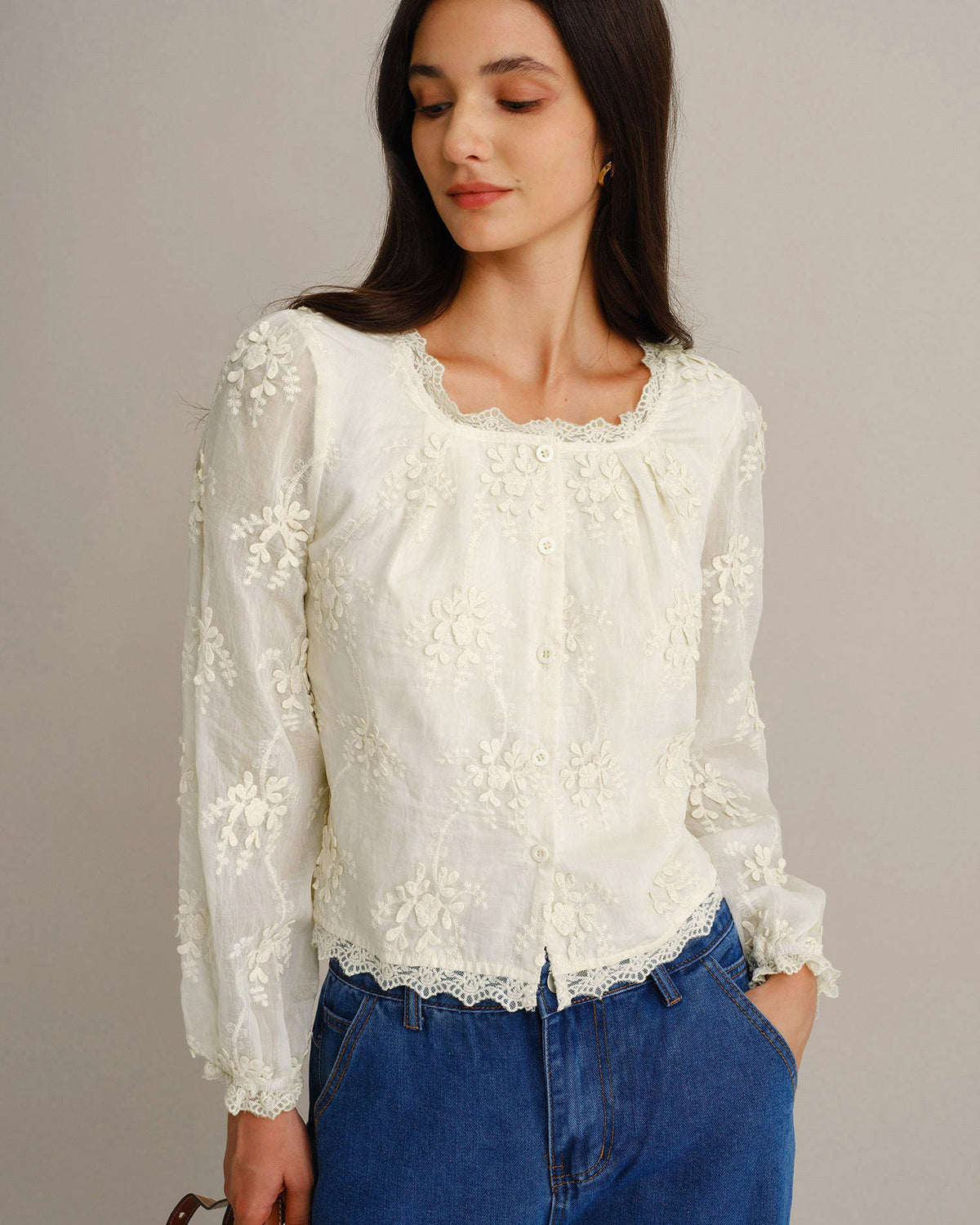 Camiseta albaricoque de flores con escote cuadrado y botones