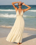 Vestido de playa amarillo fruncido con espalda descubierta